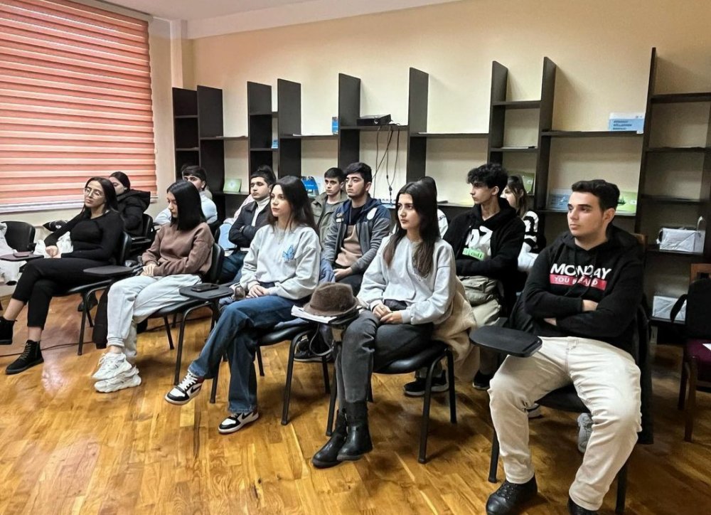 29.11.2022-ci il tarixde &ldquo;Temiz seher&rdquo; ASC-nin emekdaslari terefinden AzMIU-nun &ldquo;ST ve MKS&rdquo; fakultesinin &ldquo;Ekologiya muhendisliyi&rdquo; ixtisasi uzre tehsil alan telebeleri ucun seminar kecirilmisdir